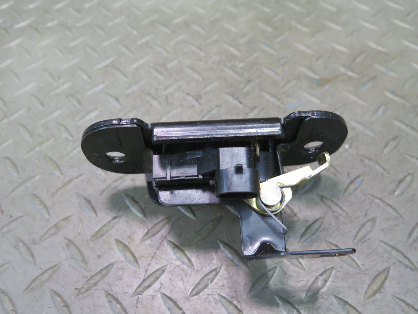 2003-2009 Hummer H2 Rear Trunk Lid Tailgate Liftgate Lock Latch Set
