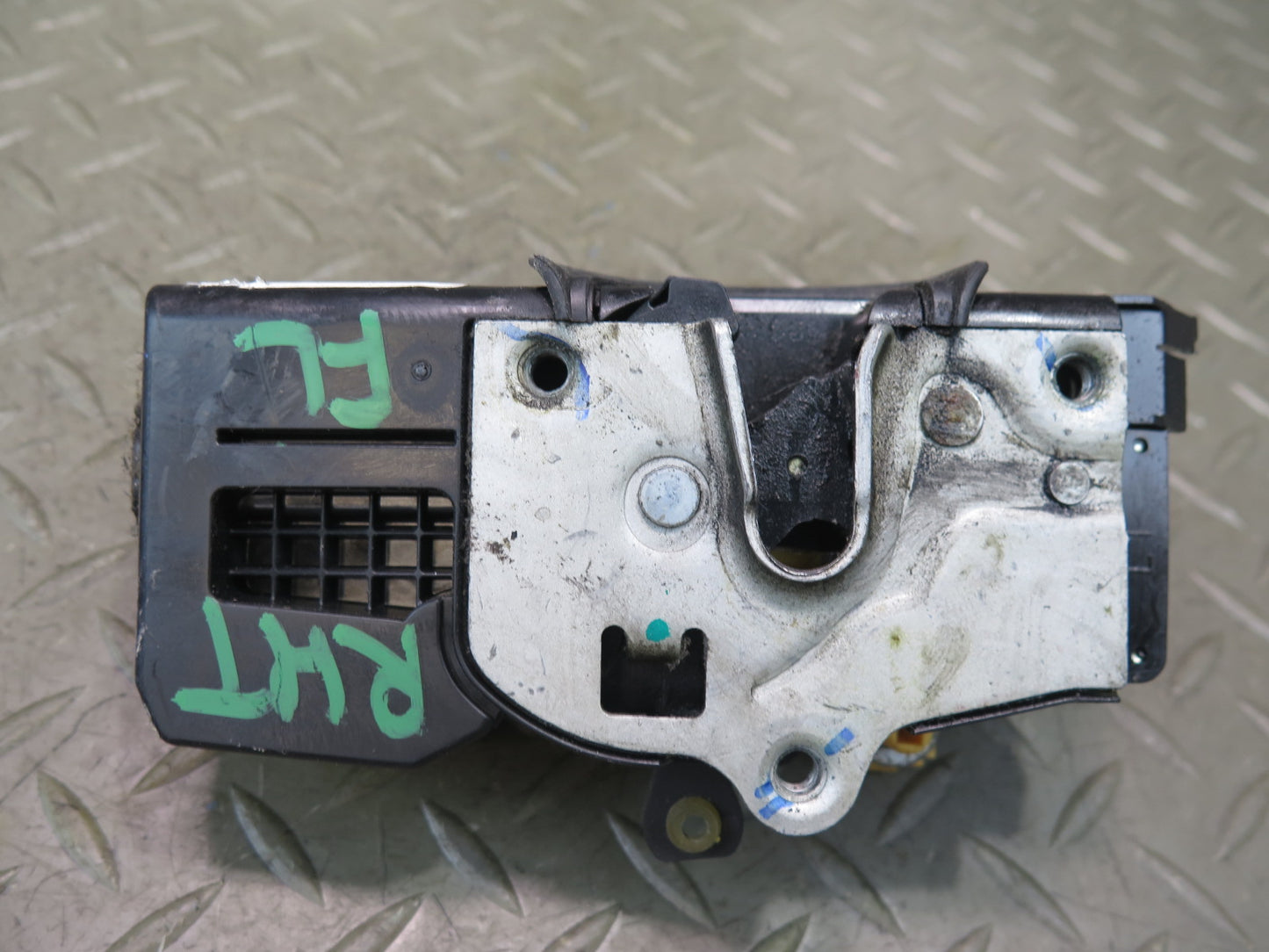 2003-2007 Hummer H2 Front Left Driver Side Door Lock Latch Actuator