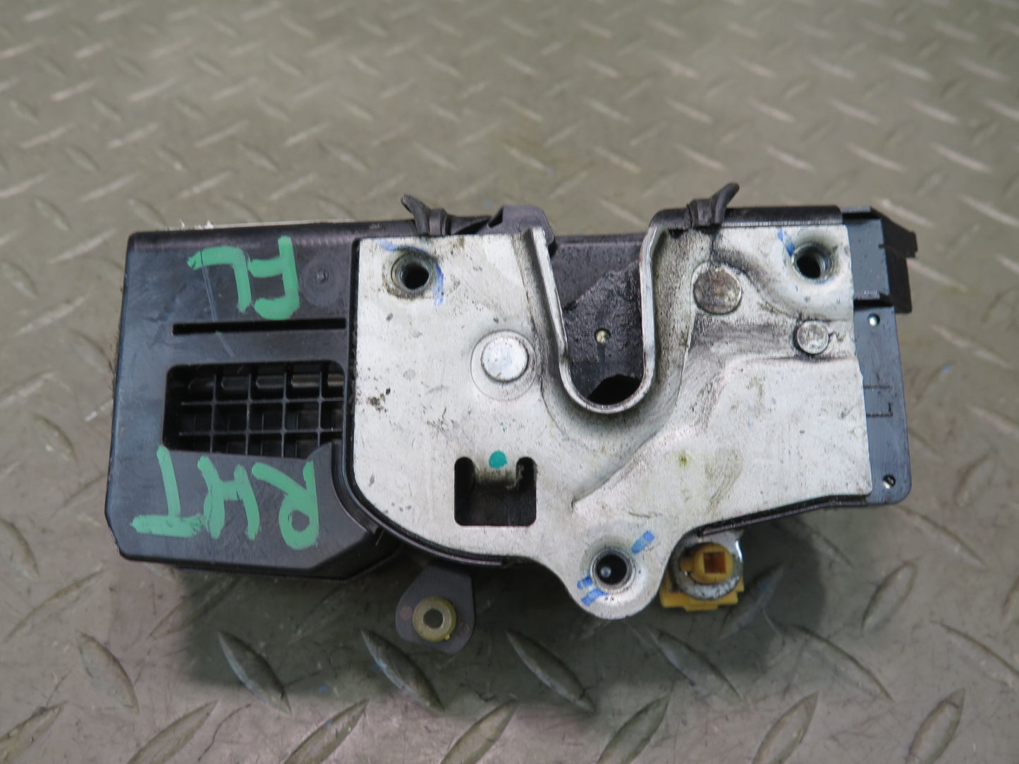 2003-2007 Hummer H2 Front Left Driver Side Door Lock Latch Actuator