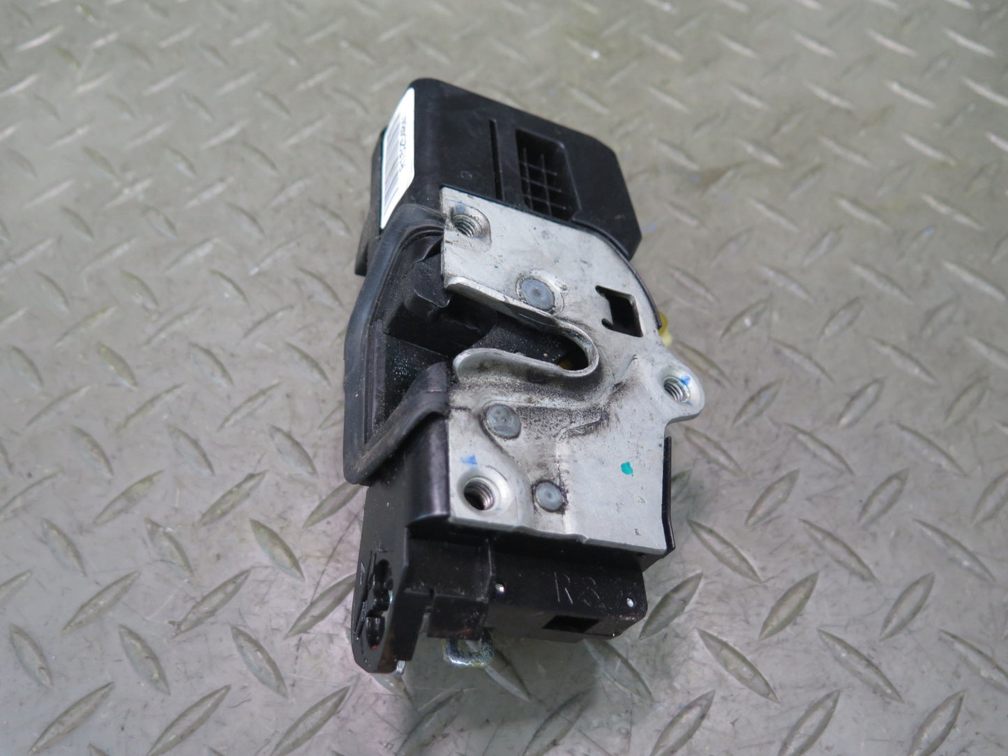 2003-2007 Hummer H2 Front Right Passenger Side Door Lock Latch Actuator