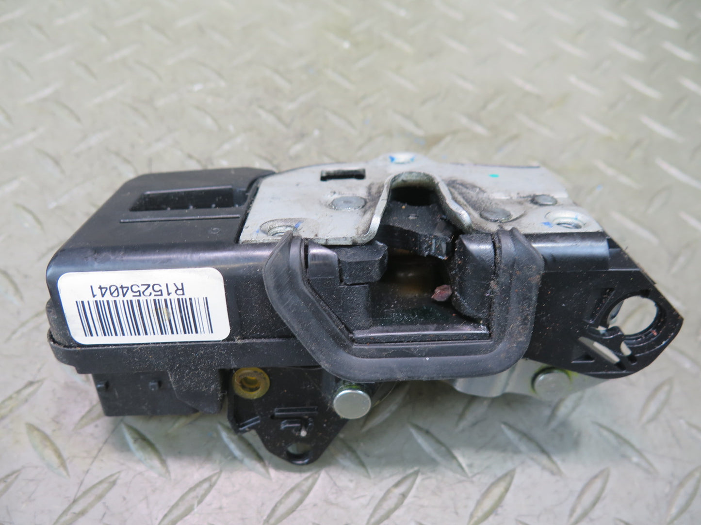 2003-2007 Hummer H2 Front Right Passenger Side Door Lock Latch Actuator