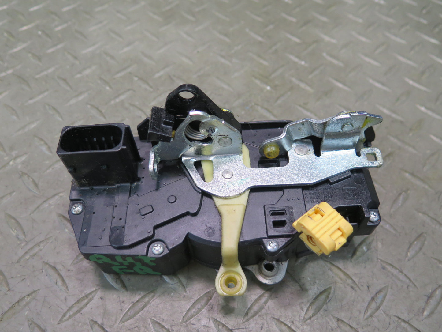2003-2007 Hummer H2 Front Right Passenger Side Door Lock Latch Actuator