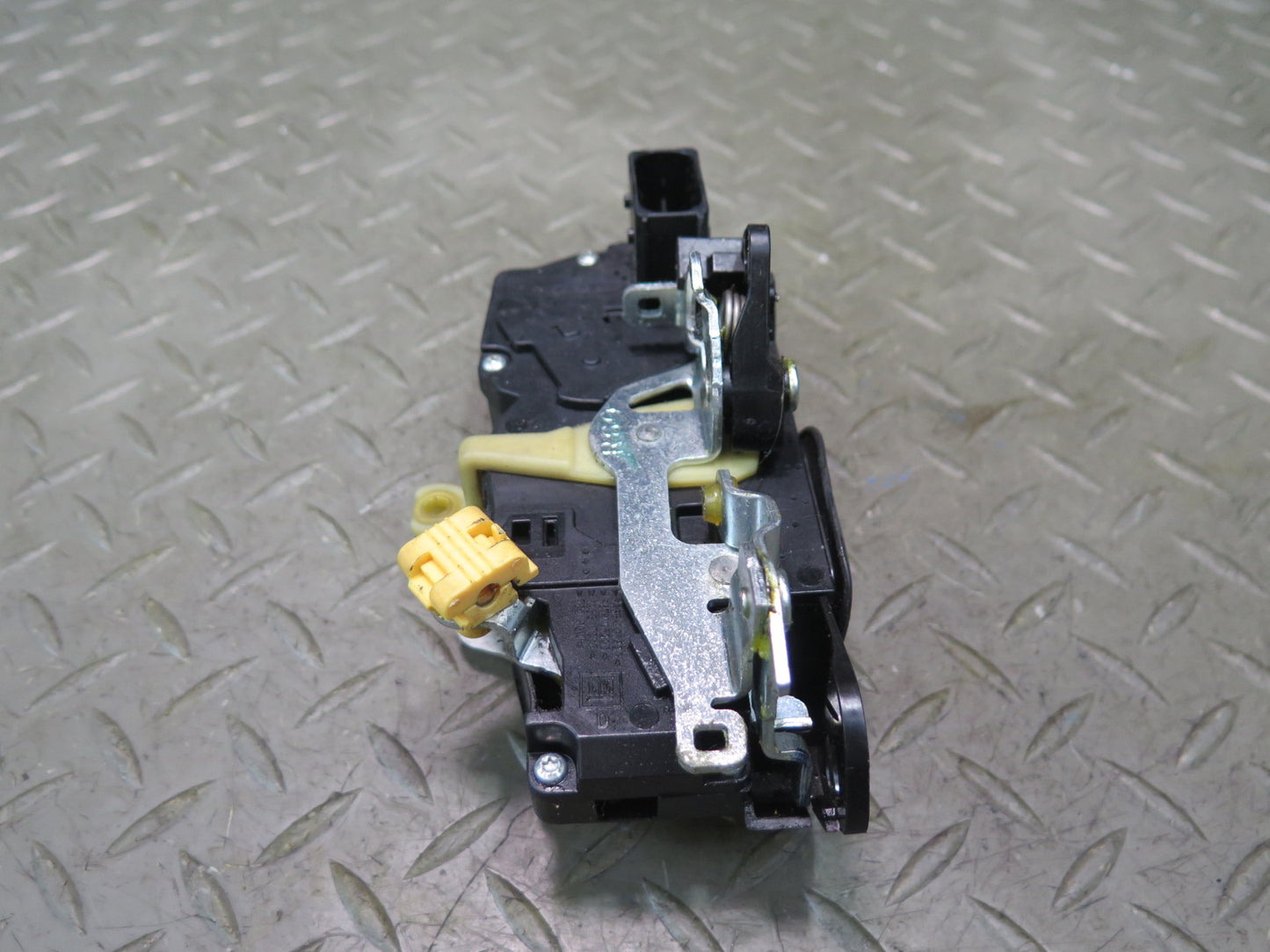 2003-2007 Hummer H2 Front Right Passenger Side Door Lock Latch Actuator