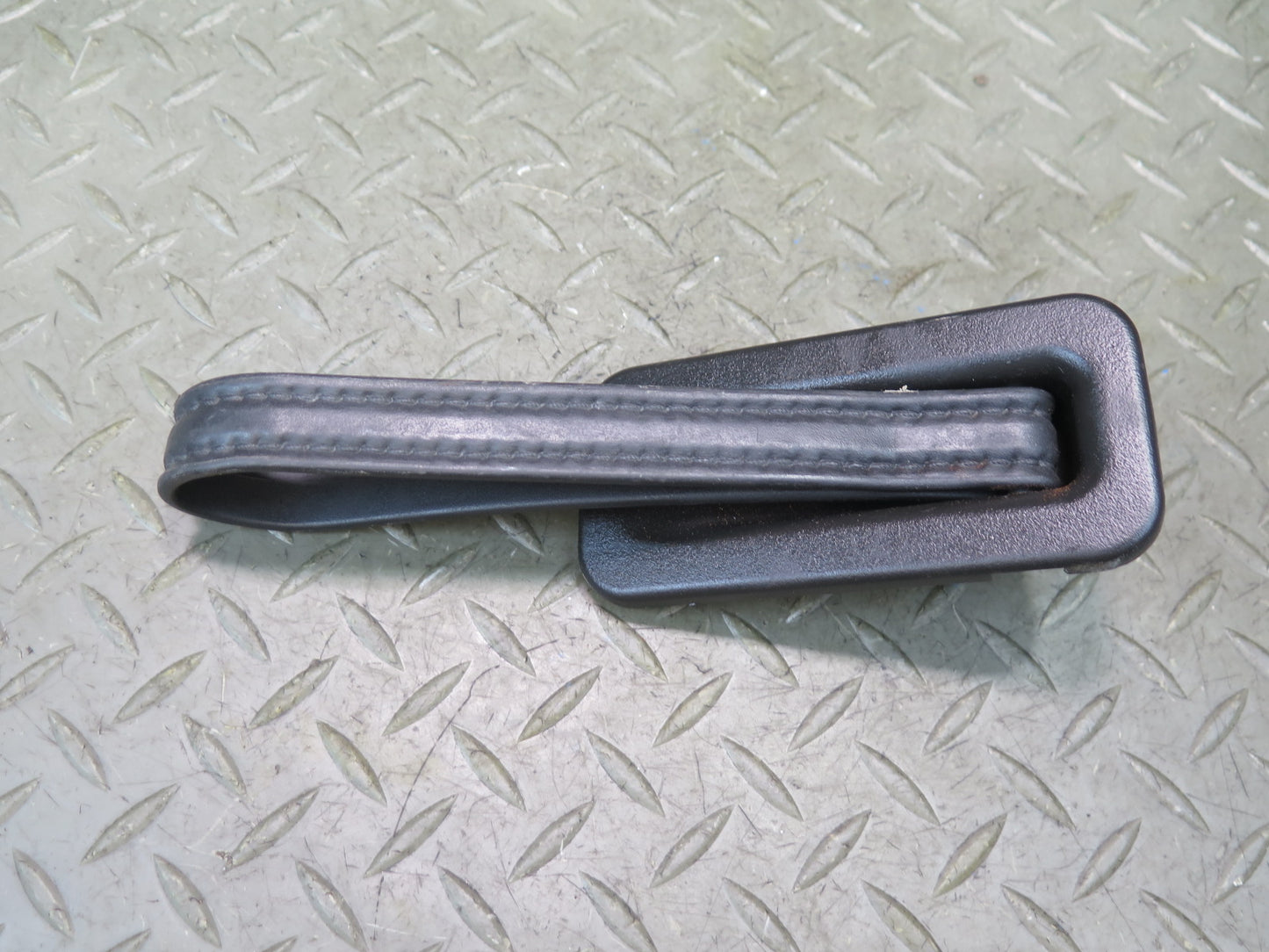 2003-2007 Hummer H2 Rear Trunk Liftgate Assist Pull Lift Strap Handle 15753235