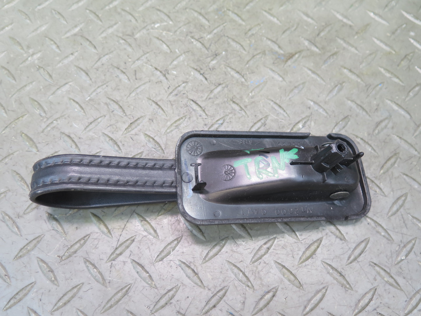 2003-2007 Hummer H2 Rear Trunk Liftgate Assist Pull Lift Strap Handle 15753235