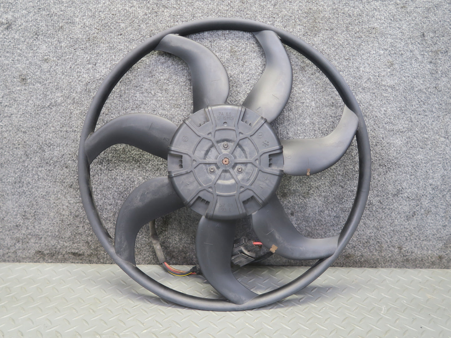12-16 BMW E89 Z4 28i N20 Engine Radiator Cooling Fan Motor 7561712 OEM
