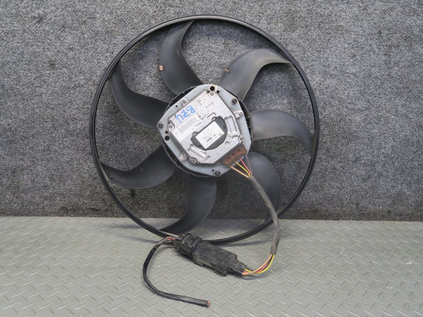 12-16 BMW E89 Z4 28i N20 Engine Radiator Cooling Fan Motor 7561712 OEM