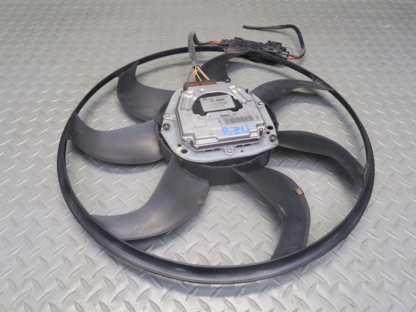 12-16 BMW E89 Z4 28i N20 Engine Radiator Cooling Fan Motor 7561712 OEM