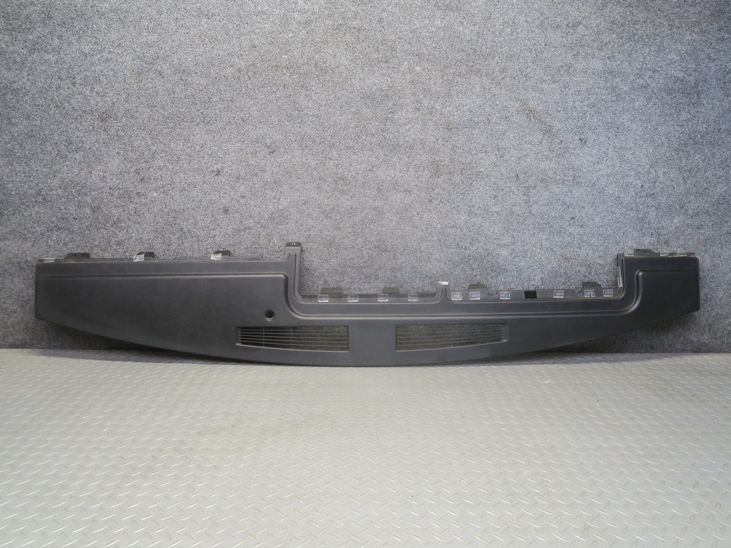 2003-2007 Hummer H2 Dash Upper Defrost Air Vent Grille Trim Panel 15102556