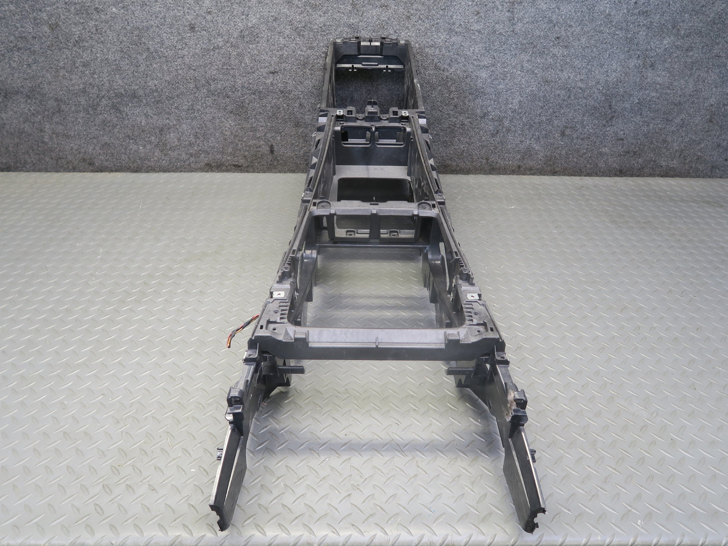 2008-2014 BMW E71 E72 X6 X6M Center Console Trim Cover Panel Support Bracket
