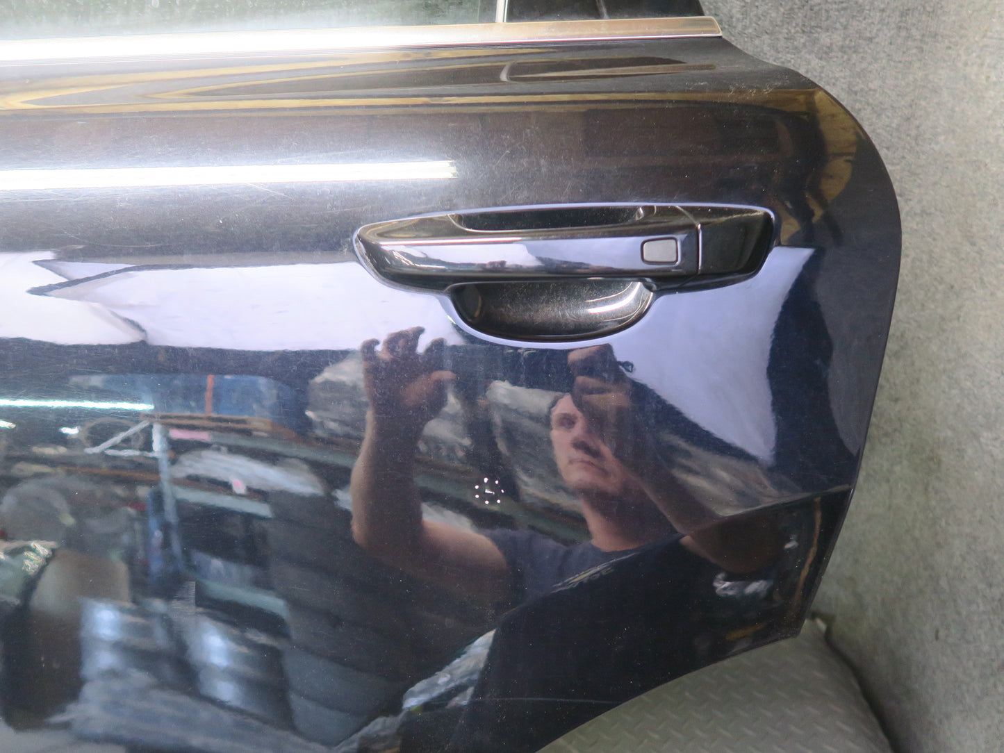 2011-2018 Porsche Cayenne 958 Rear Left Side Door Shell Frame Panel w Glass