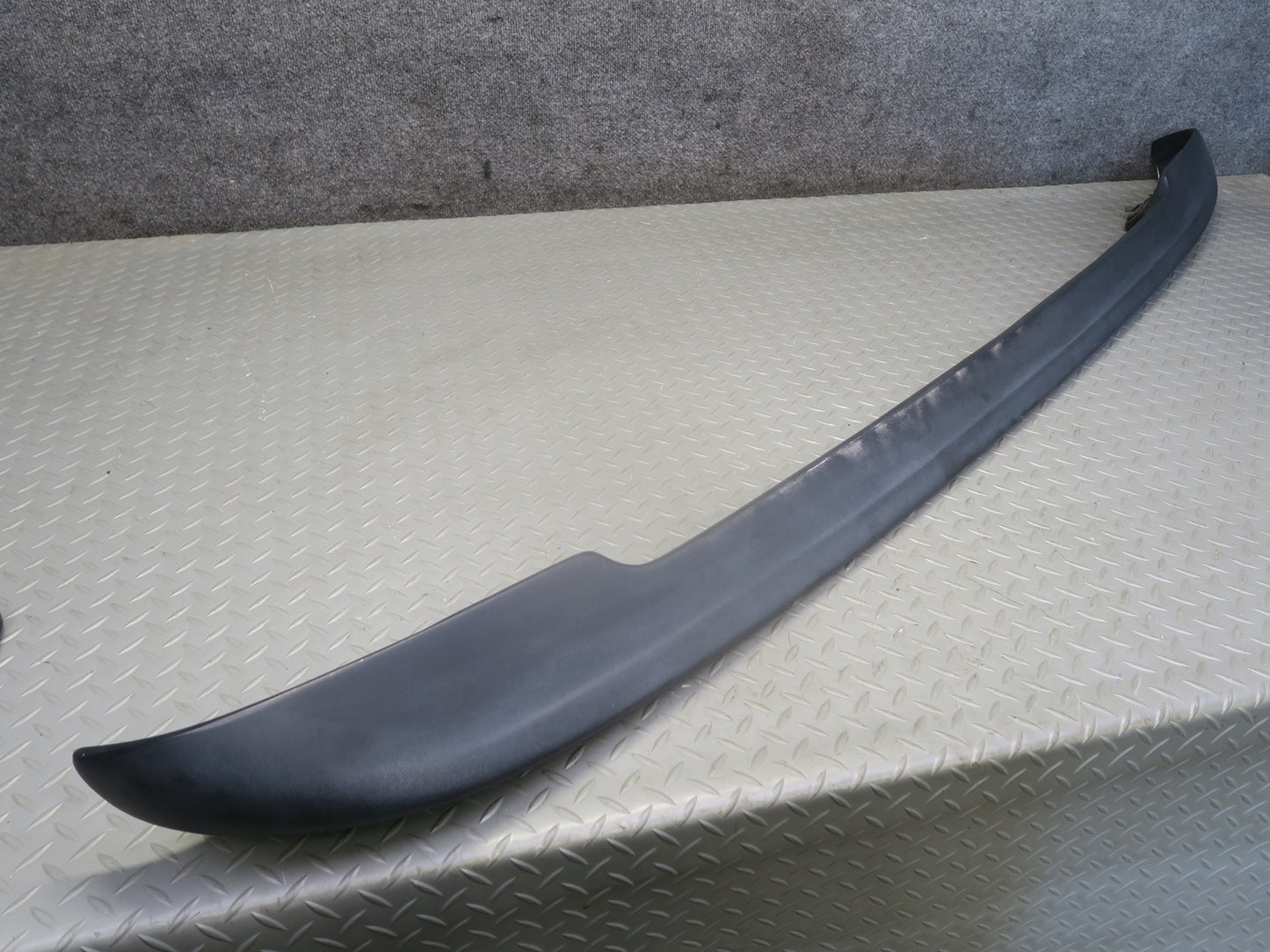2003-2007 Hummer H2 Rear Trunk Hatch Upper Spoiler Molding