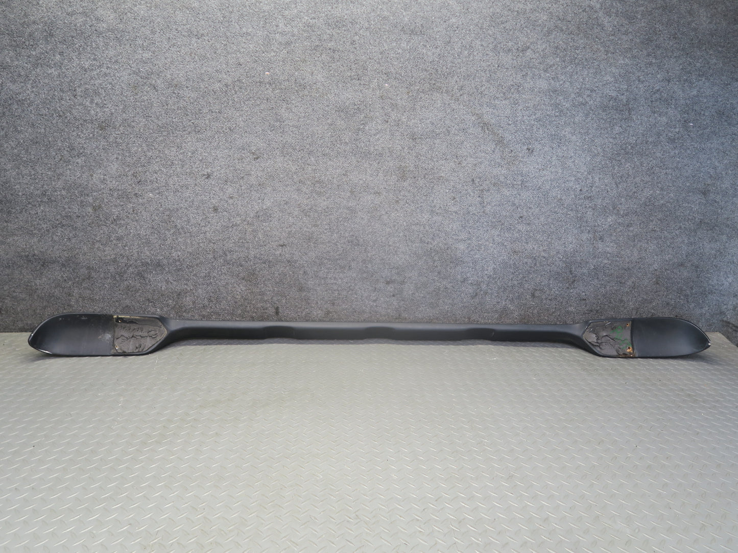 2003-2007 Hummer H2 Rear Trunk Hatch Upper Spoiler Molding