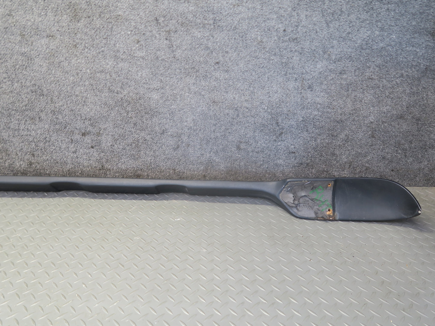 2003-2007 Hummer H2 Rear Trunk Hatch Upper Spoiler Molding
