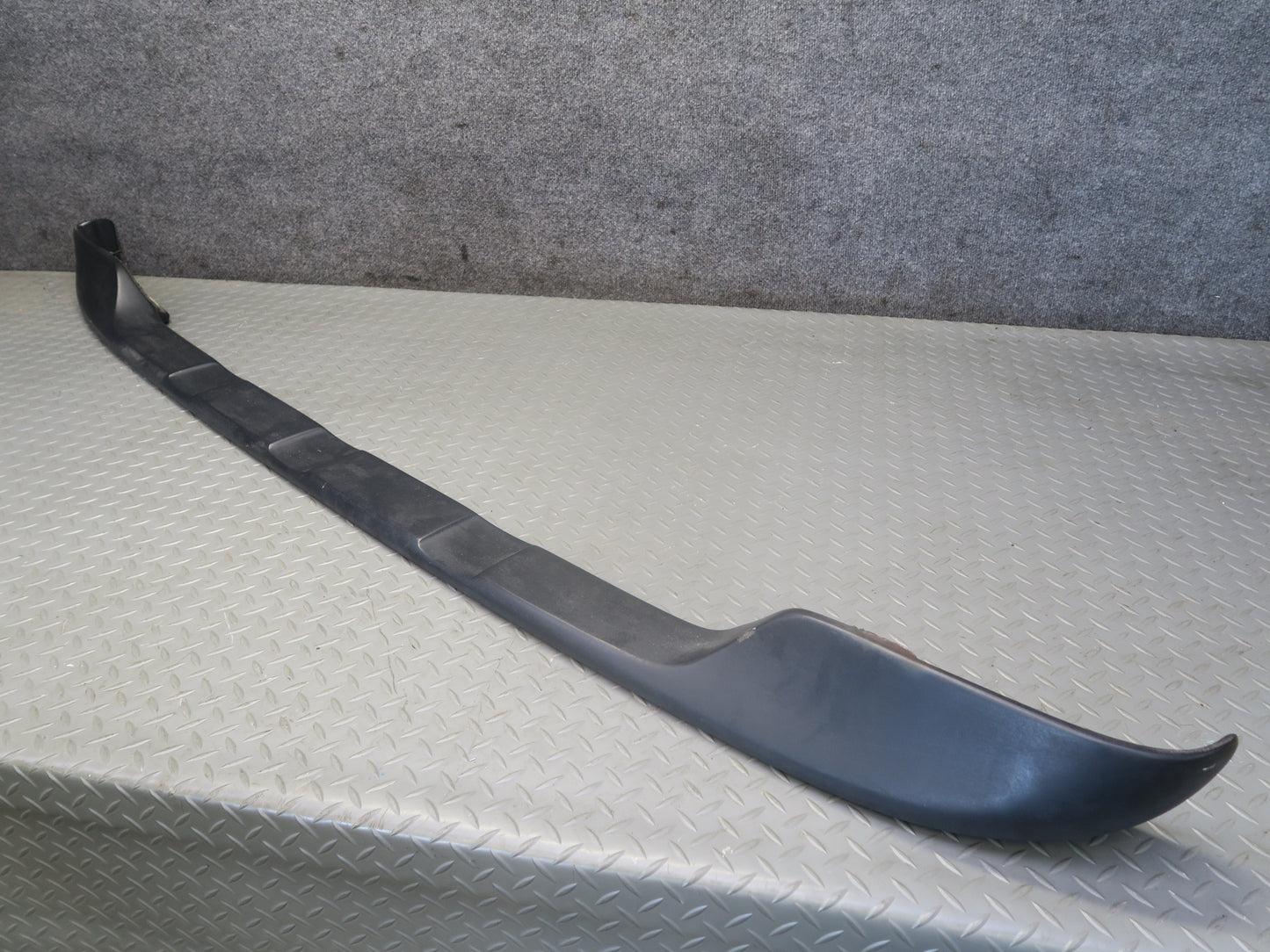 2003-2007 Hummer H2 Rear Trunk Hatch Upper Spoiler Molding