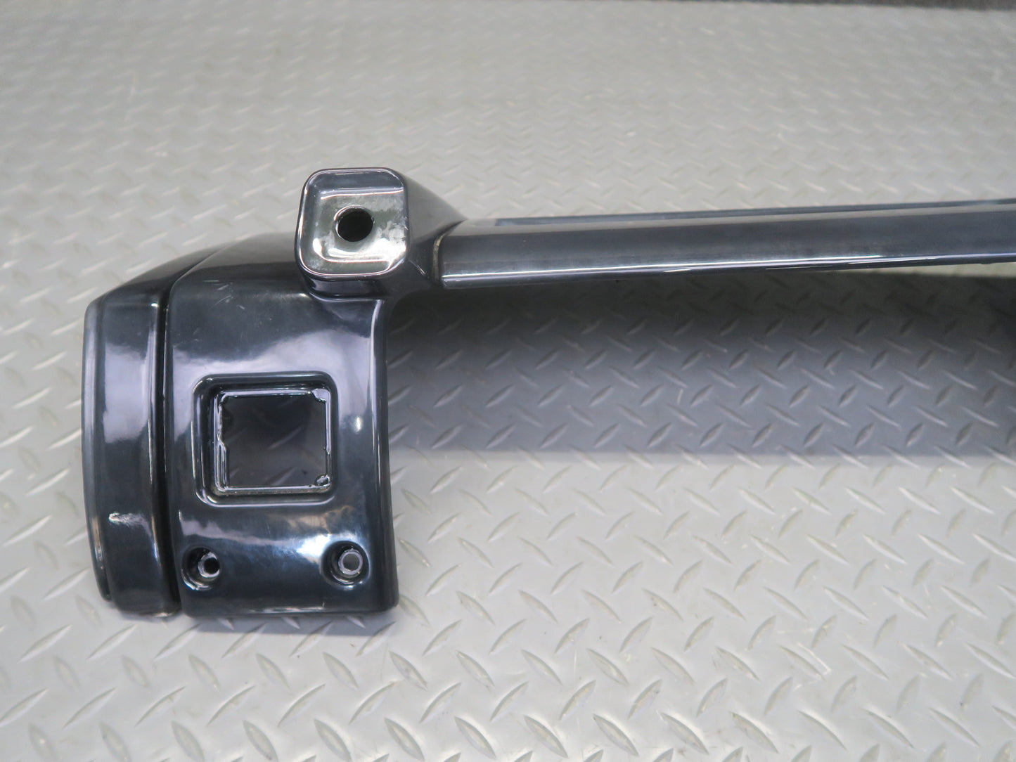 2003-2007 Hummer H2 Right Side Dash Upper Trim Panel W/ Air Vent Assembly