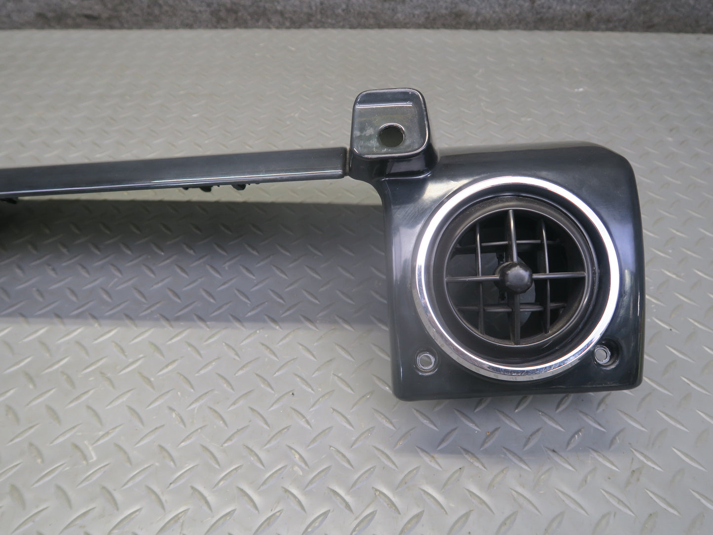 2003-2007 Hummer H2 Right Side Dash Upper Trim Panel W/ Air Vent Assembly