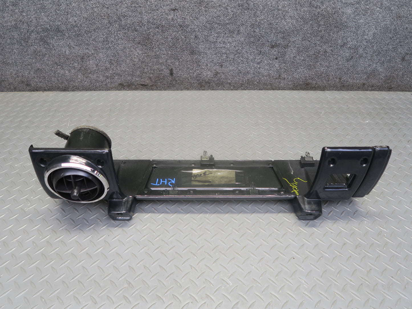 2003-2007 Hummer H2 Right Side Dash Upper Trim Panel W/ Air Vent Assembly