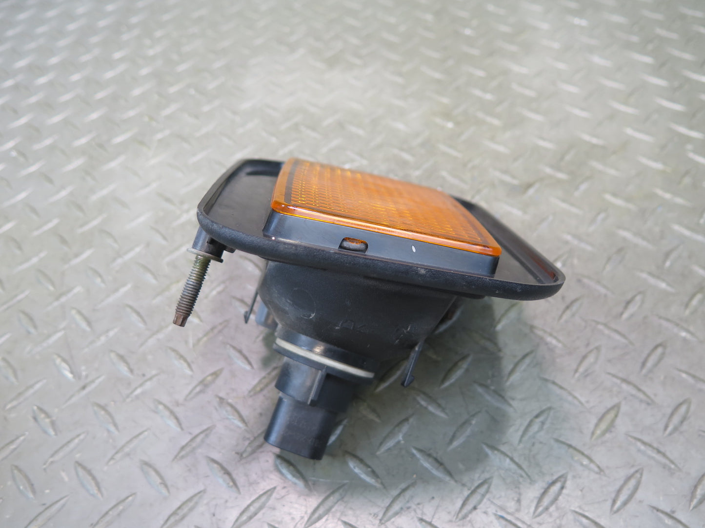 2003-2009 Hummer H2 Front Right Pass Side Turn Signal Parking Light Lamp