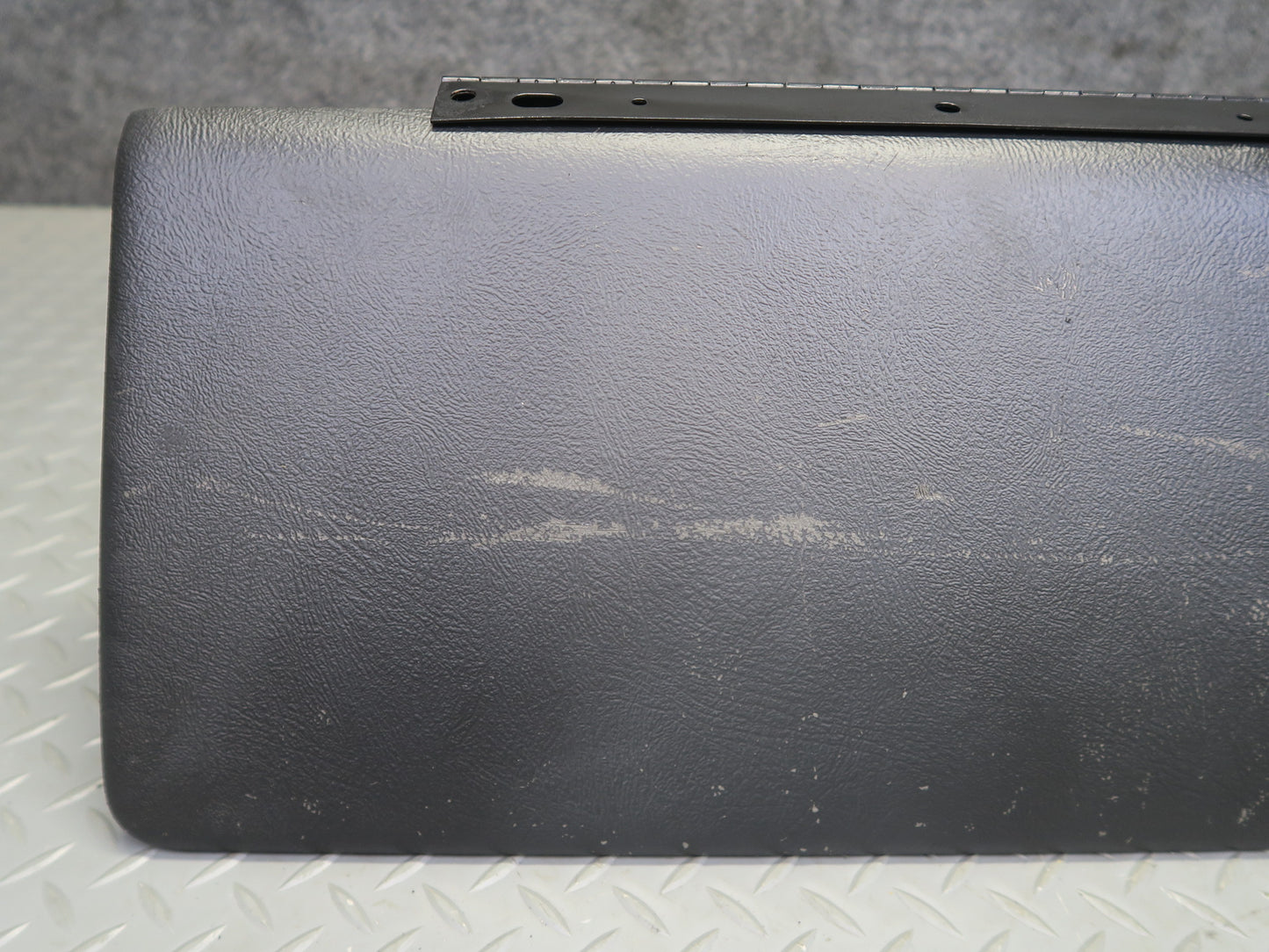 2003-2007 Hummer H2 Dash Front Right Glove Box Compartment Storage