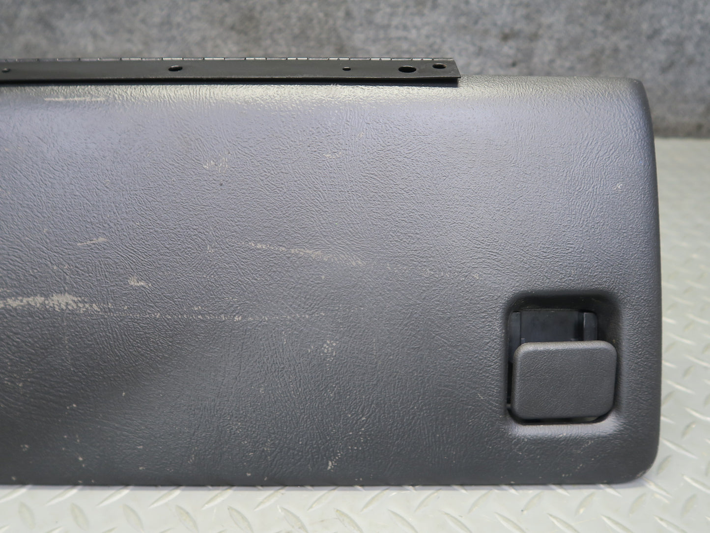 2003-2007 Hummer H2 Dash Front Right Glove Box Compartment Storage