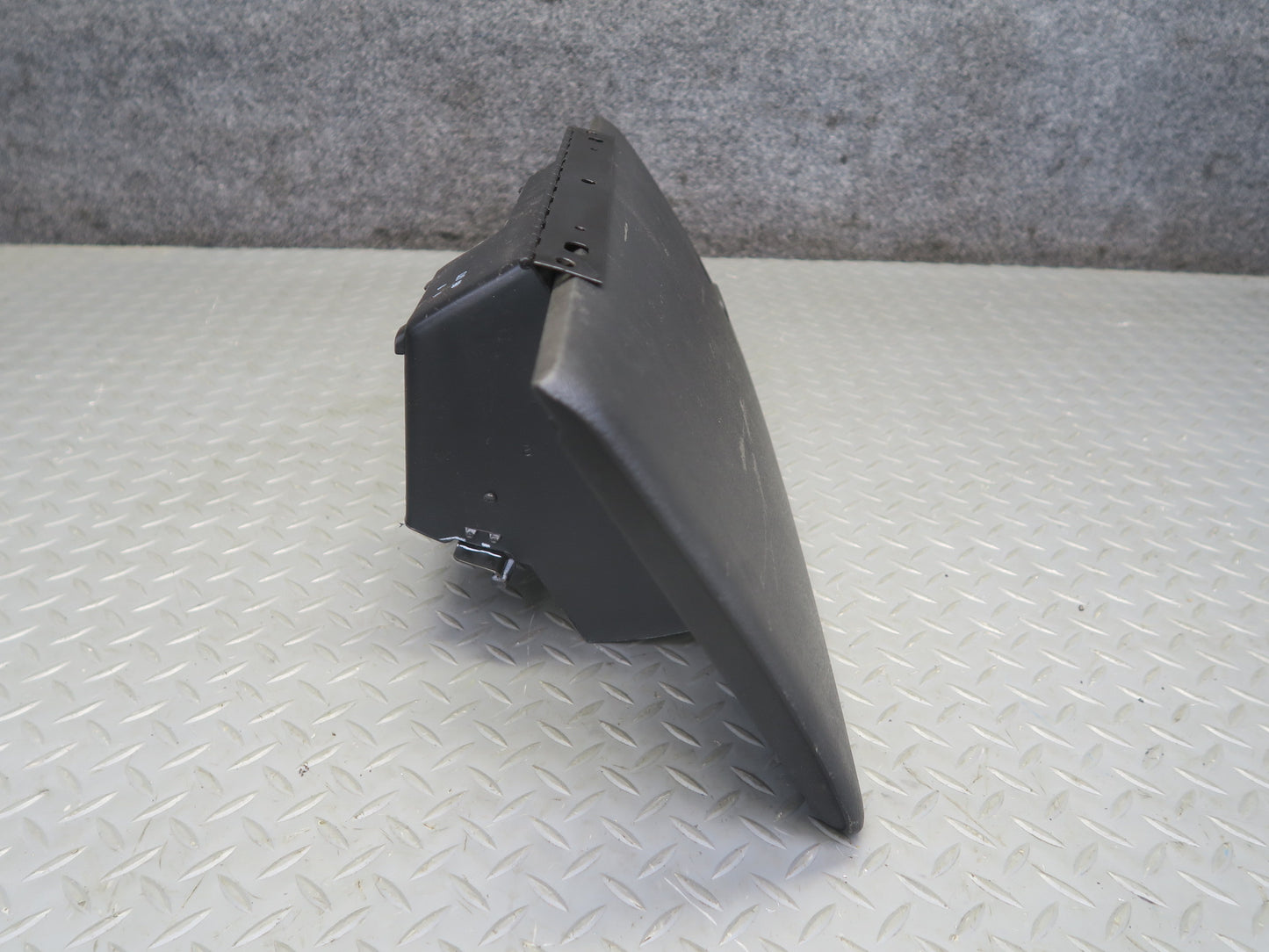 2003-2007 Hummer H2 Dash Front Right Glove Box Compartment Storage