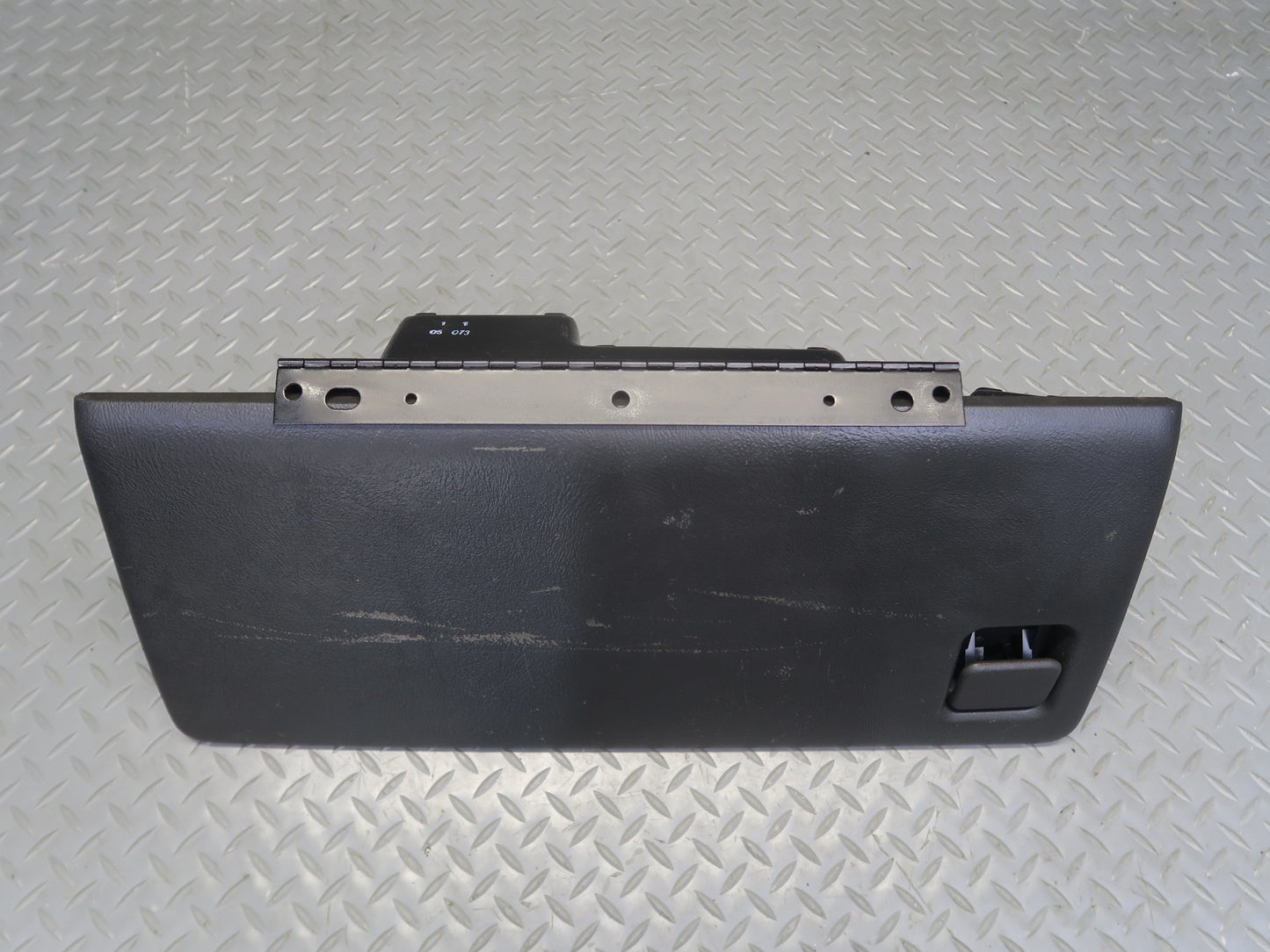 2003-2007 Hummer H2 Dash Front Right Glove Box Compartment Storage