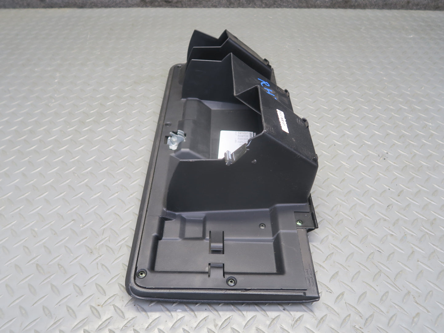 2003-2007 Hummer H2 Dash Front Right Glove Box Compartment Storage