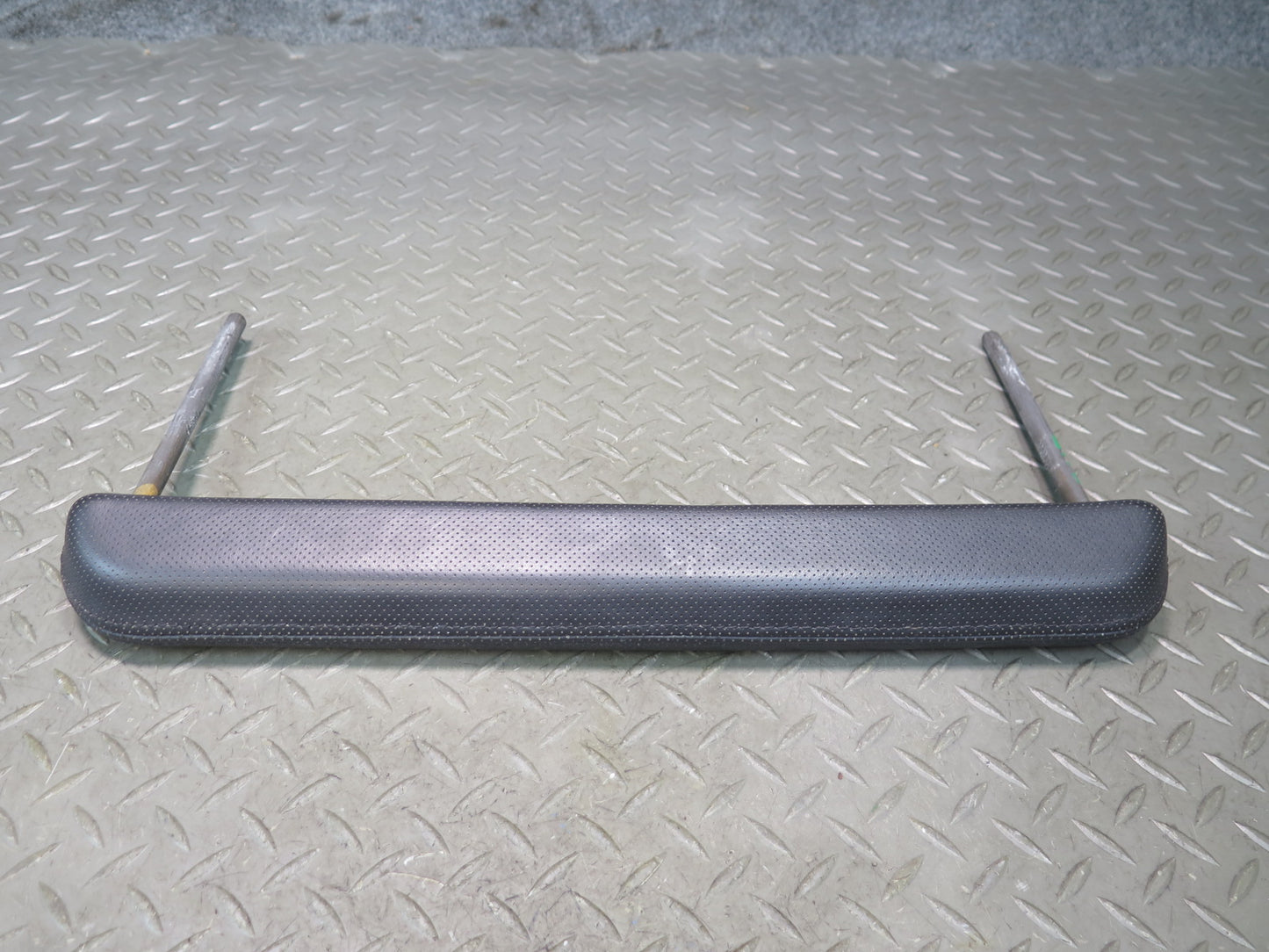 2003-2007 Hummer H2 Dash Front Right Grip Grab Handle Bar