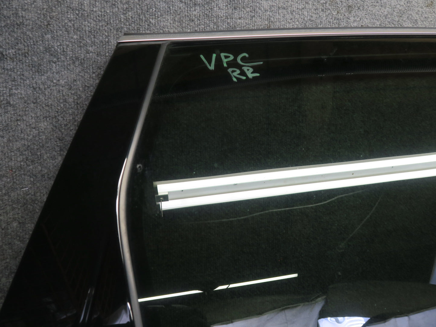 2011-2018 Porsche Cayenne 958 Rear Right Side Door Shell Frame Panel w Glass