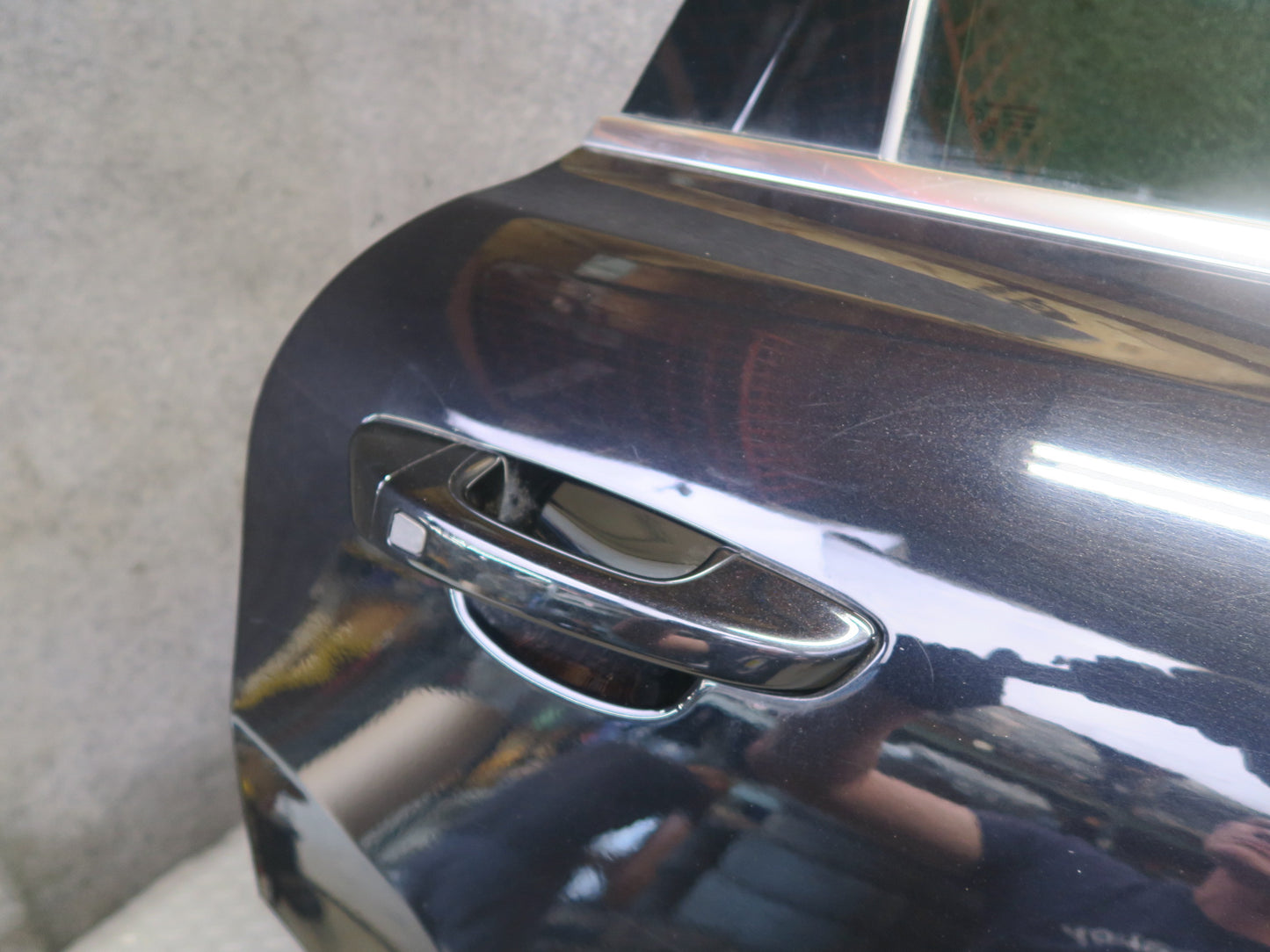 2011-2018 Porsche Cayenne 958 Rear Right Side Door Shell Frame Panel w Glass