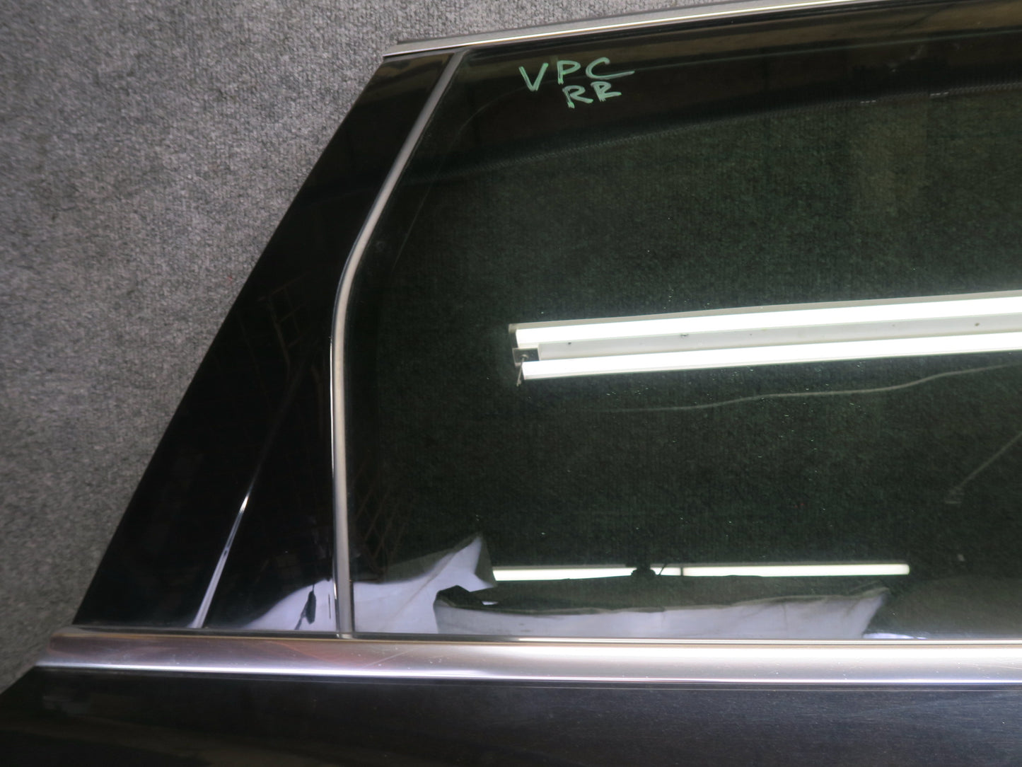2011-2018 Porsche Cayenne 958 Rear Right Side Door Shell Frame Panel w Glass