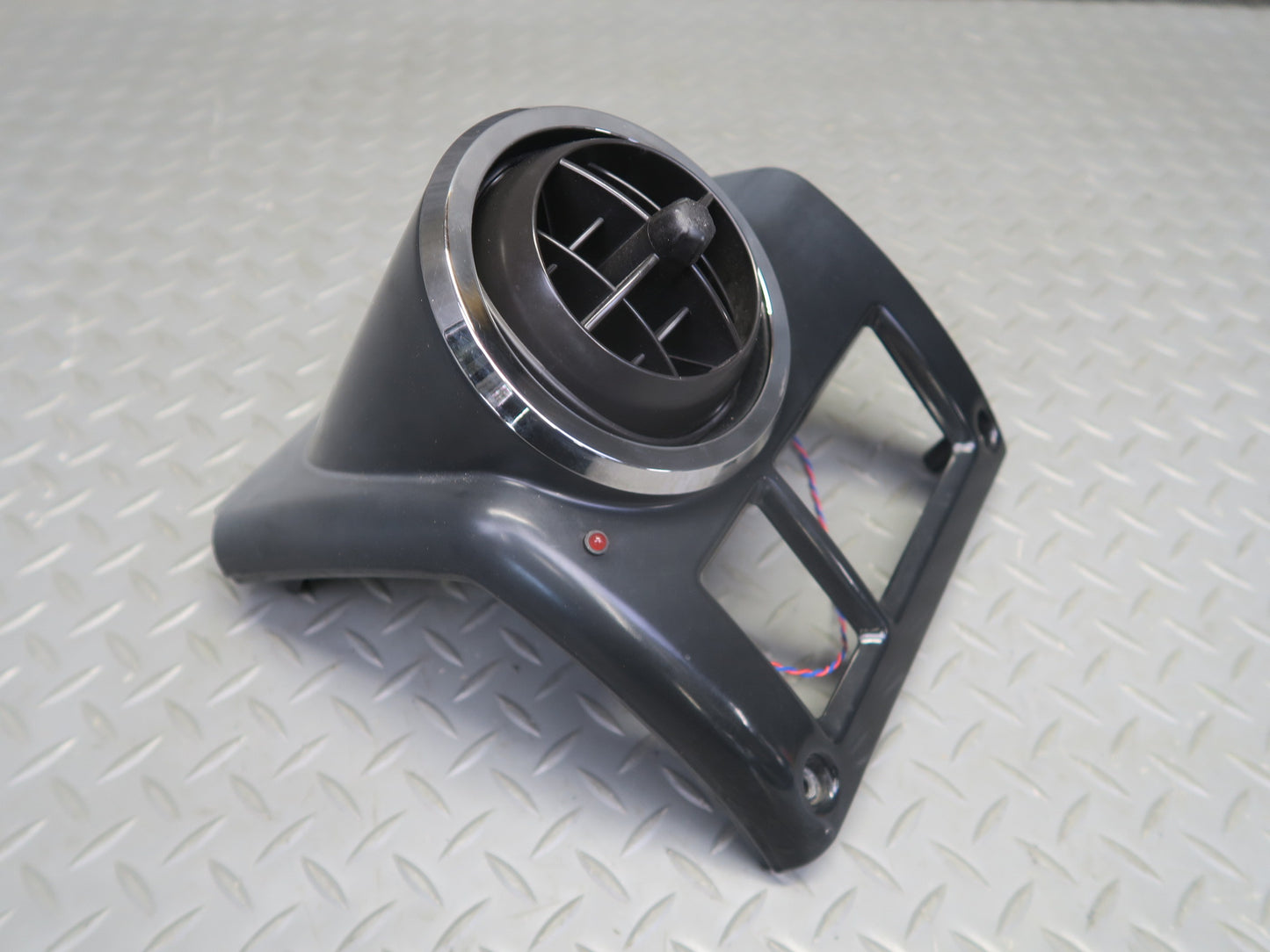 2003-2007 Hummer H2 Dash Front Left A/C Air Vent Grille Trim 15189808