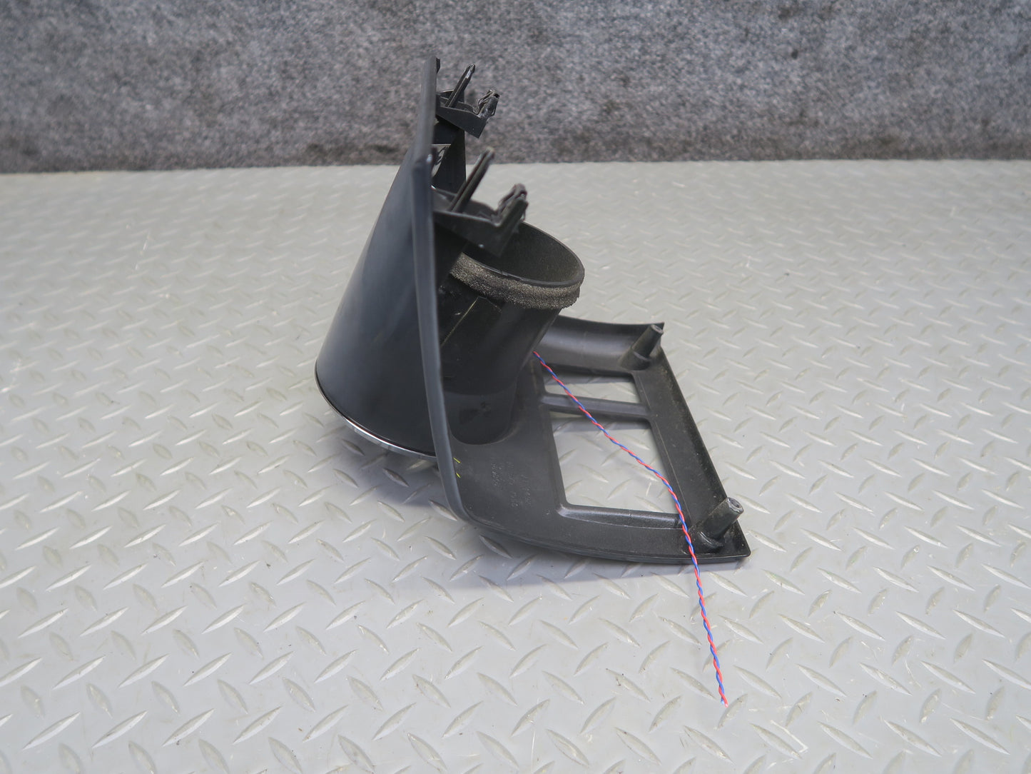 2003-2007 Hummer H2 Dash Front Left A/C Air Vent Grille Trim 15189808