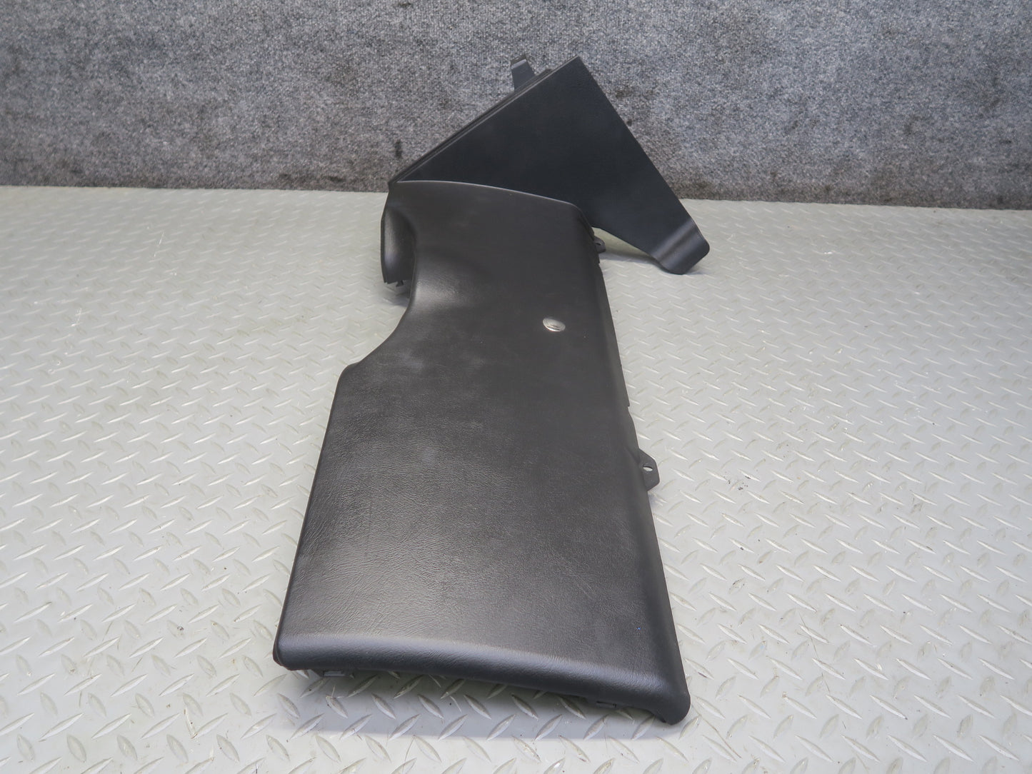 2003-2007 Hummer H2 Dash Front Left Lower Knee Trim Cover Panel 15058424
