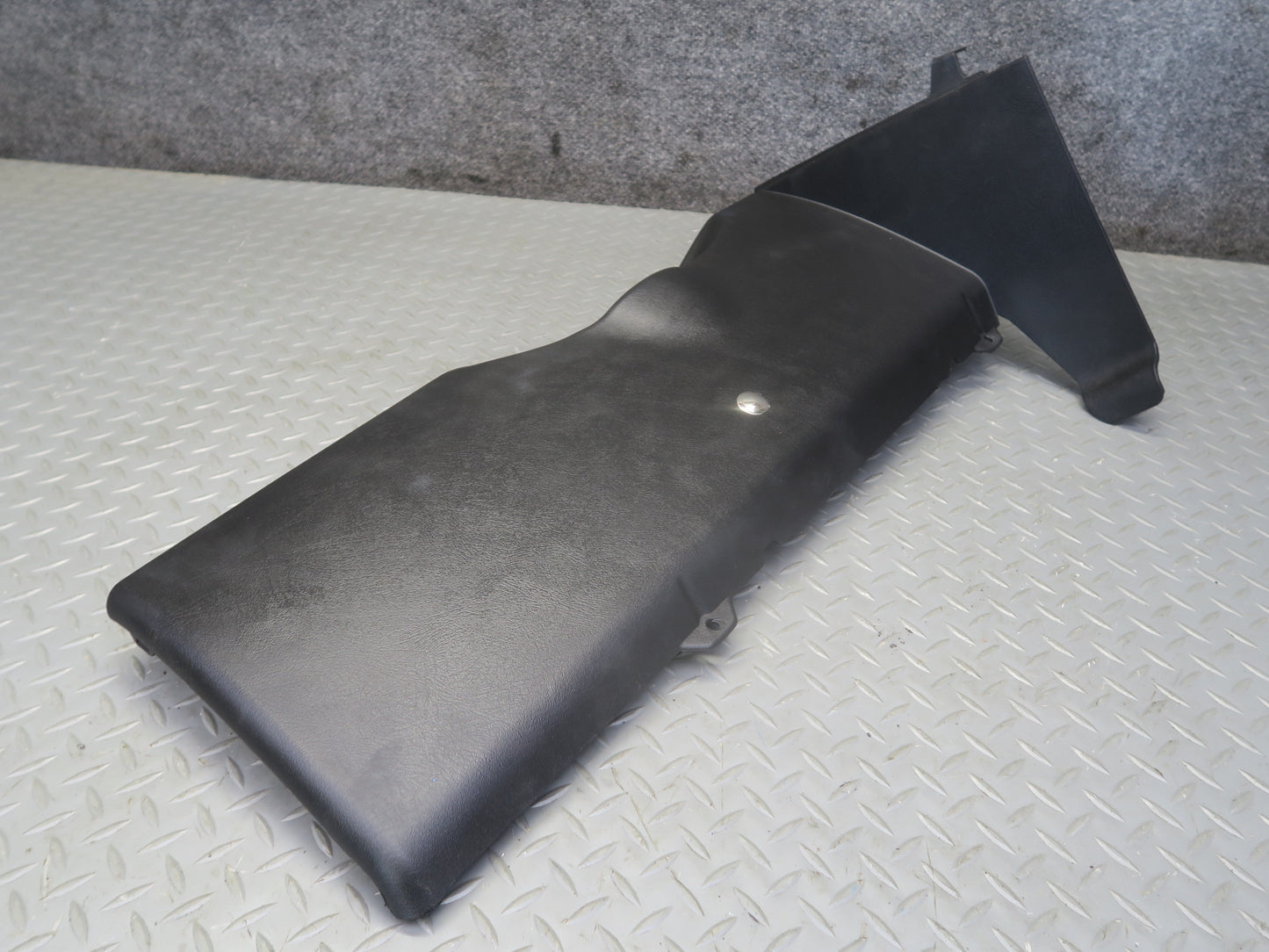 2003-2007 Hummer H2 Dash Front Left Lower Knee Trim Cover Panel 15058424