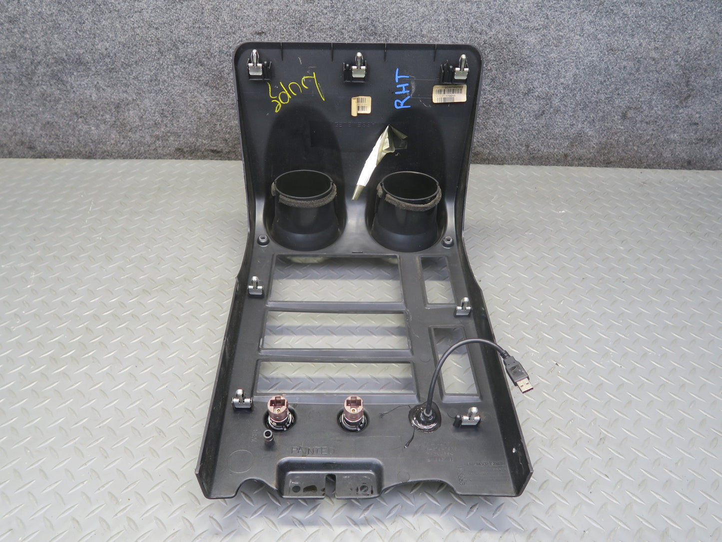 2003-2007 Hummer H2 Front Dash Center Console Radio Panel Trim Bezel Air Vent
