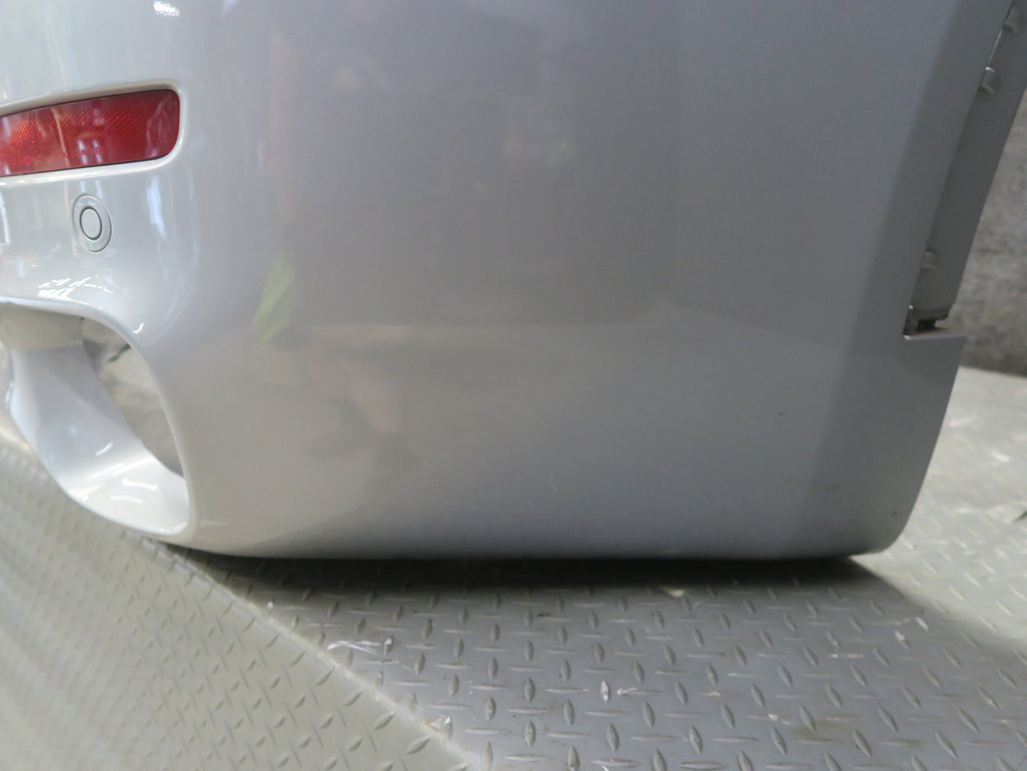 2014-2018 BMW F15 X5 M-sport Rear Bumper Cover w PDC Sensors Glacier Silver