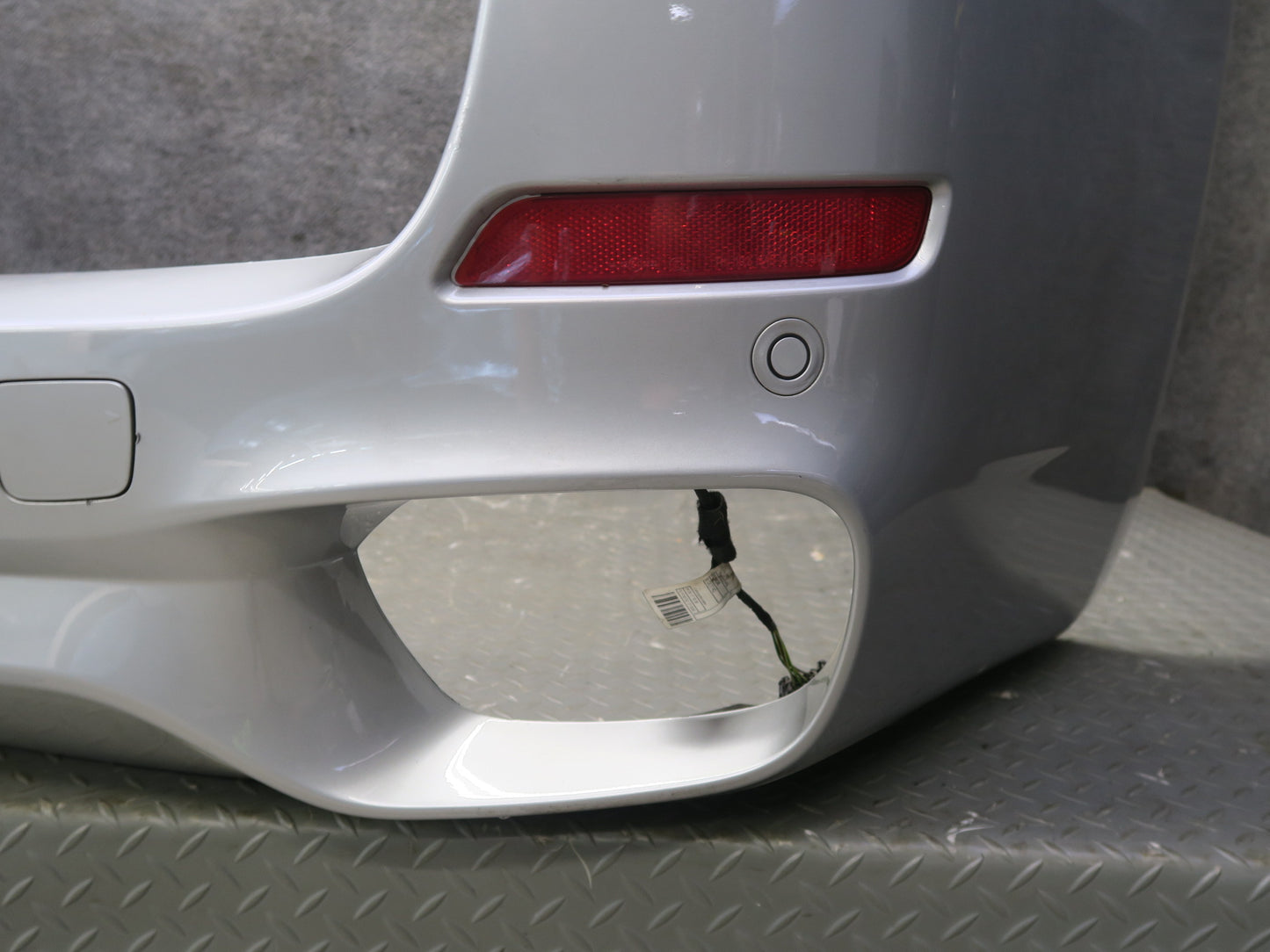 2014-2018 BMW F15 X5 M-sport Rear Bumper Cover w PDC Sensors Glacier Silver