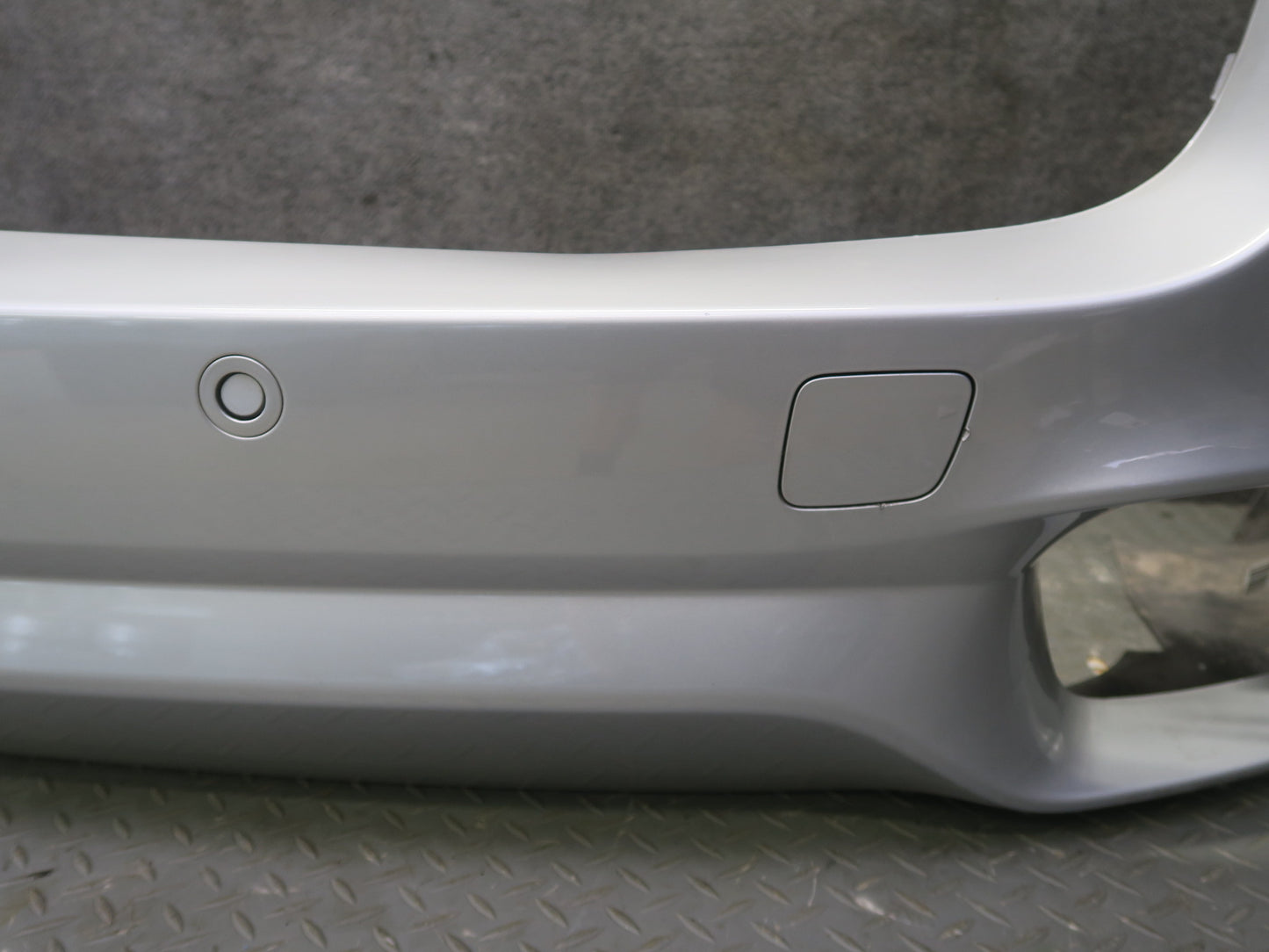 2014-2018 BMW F15 X5 M-sport Rear Bumper Cover w PDC Sensors Glacier Silver