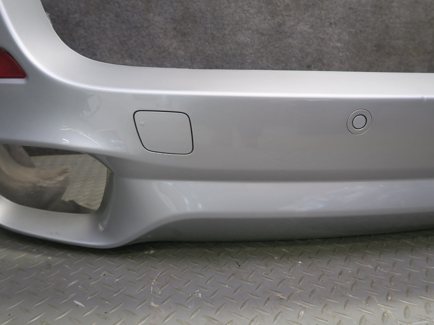 2014-2018 BMW F15 X5 M-sport Rear Bumper Cover w PDC Sensors Glacier Silver