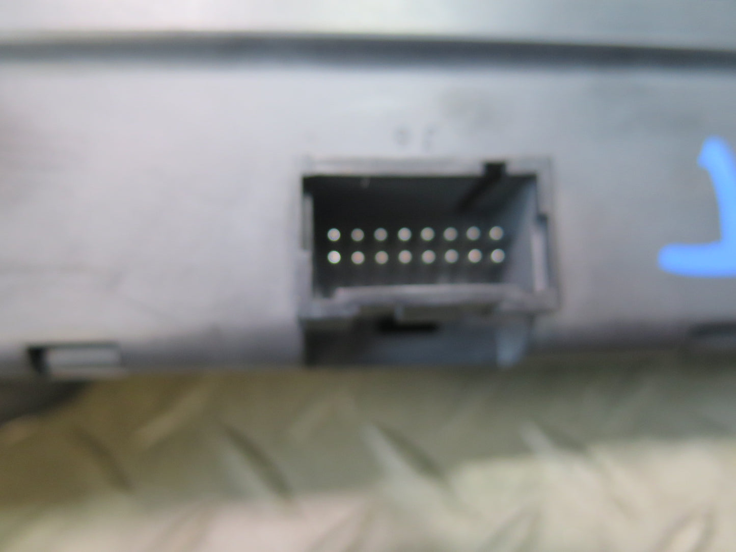 2005 Hummer H2 Body Control Module Unit BCM BCU 15137393