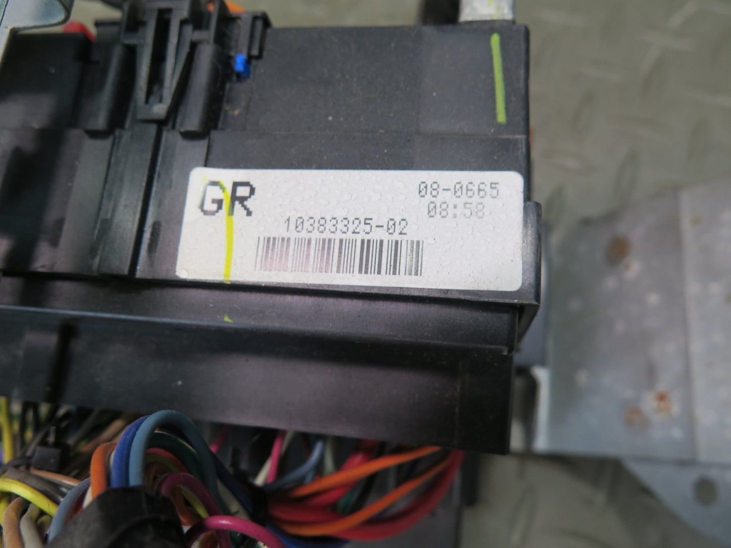 2005-2007 Hummer H2 Dash Cabin Interior Junction Fuse Relay Box W/ Bracket