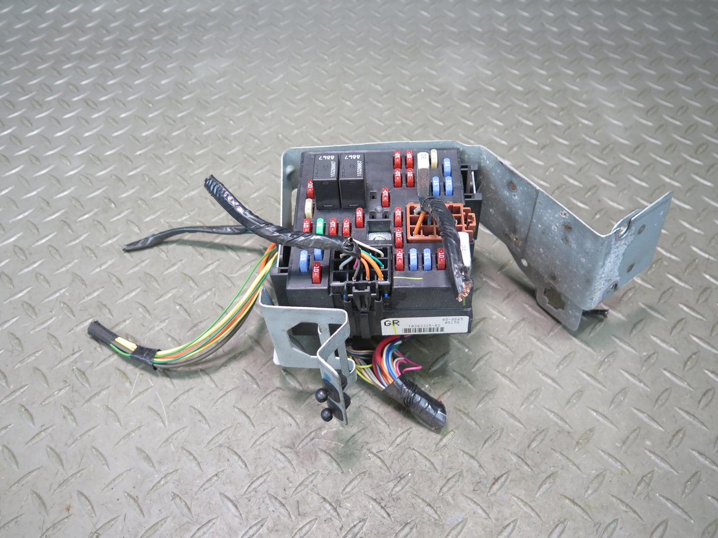 2005-2007 Hummer H2 Dash Cabin Interior Junction Fuse Relay Box W/ Bracket