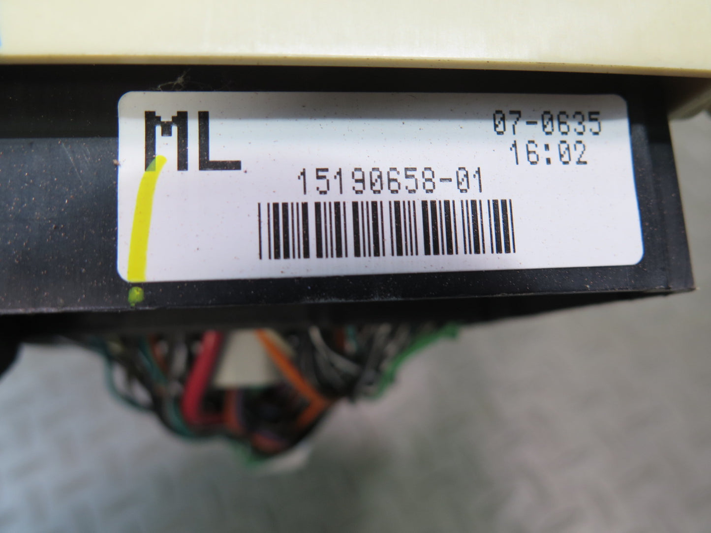 2003-2007 Hummer H2 Dash Board Relay Fuse Junction Box 15190658