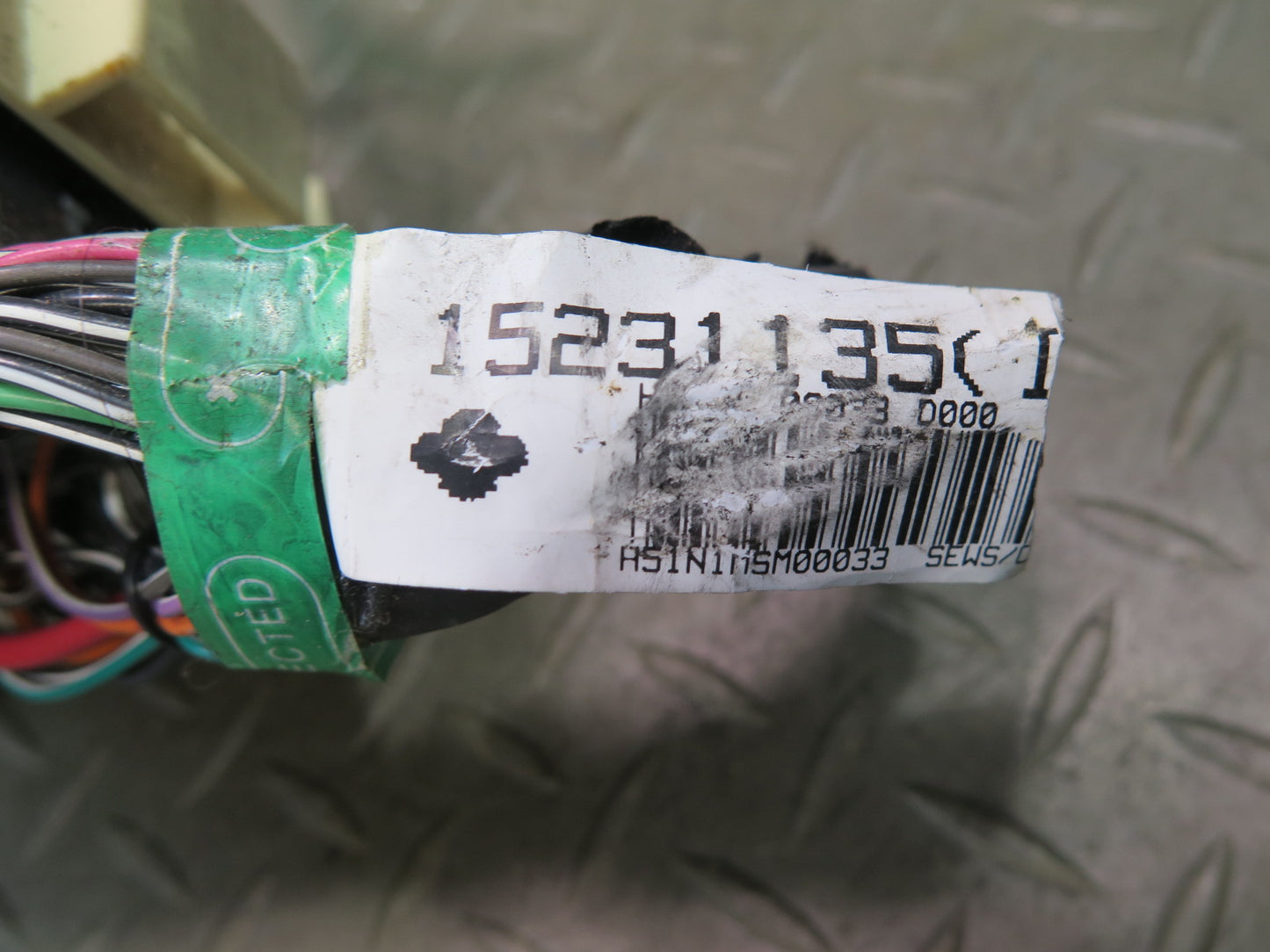 2003-2007 Hummer H2 Dash Board Relay Fuse Junction Box 15190658