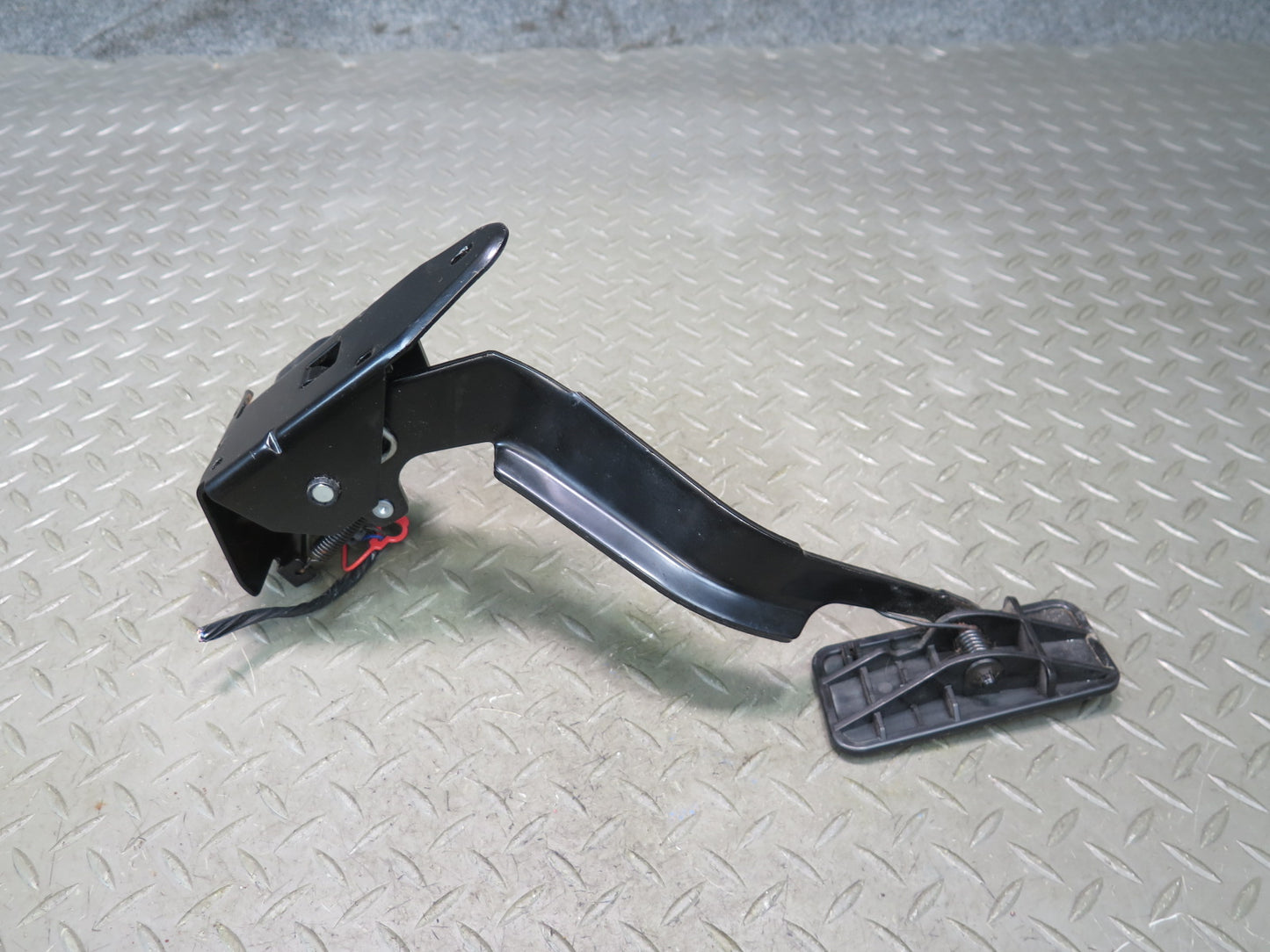 2004-2007 Hummer H2 Gas Acceleration Pedal Throttle Sensor