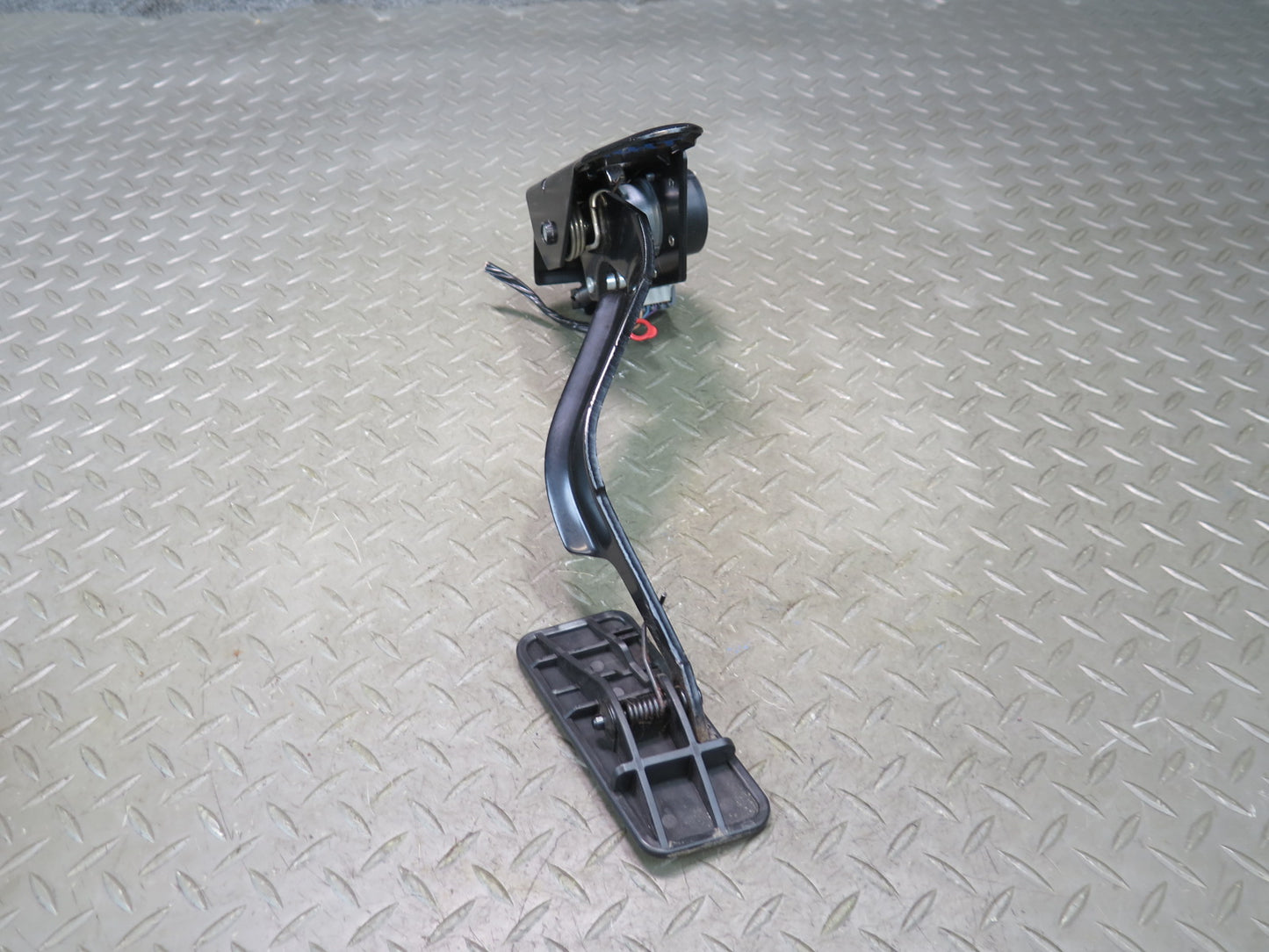 2004-2007 Hummer H2 Gas Acceleration Pedal Throttle Sensor