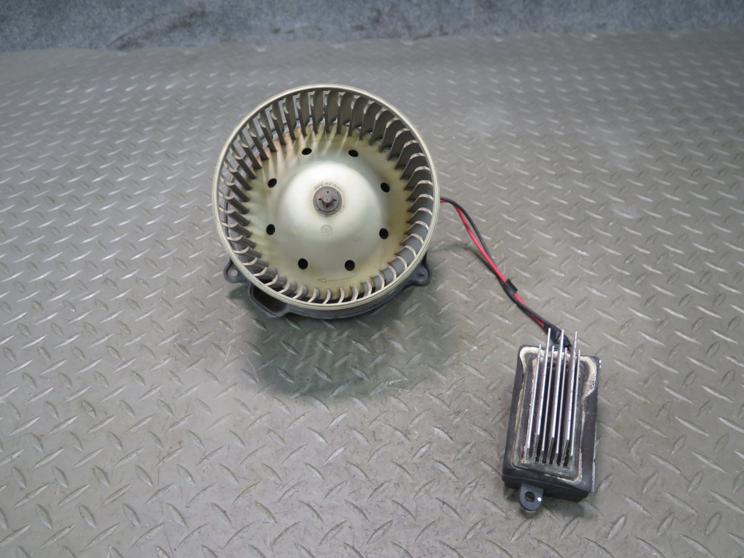 2003-2007 Hummer H2 A/C Air Heater Blower Motor Fan W/ Resistor