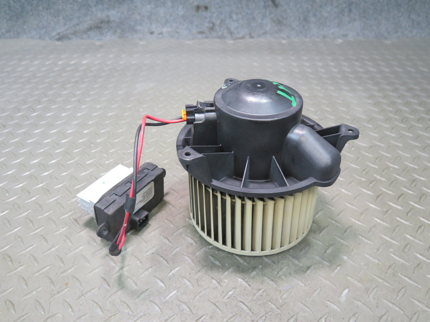 2003-2007 Hummer H2 A/C Air Heater Blower Motor Fan W/ Resistor